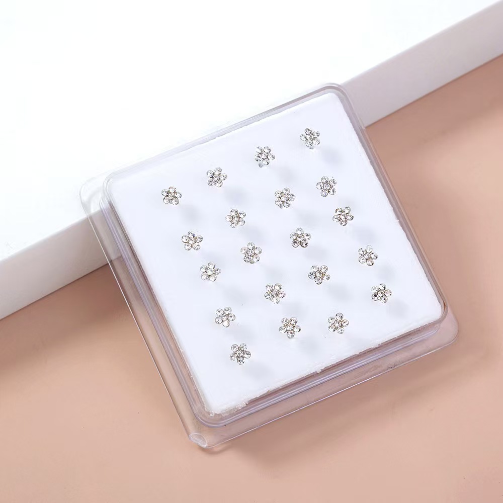 Body Jewelry Jewelry Box - 20 ชิ้น/กล่อง Body เครื่องประดับเจาะจมูกแหวนจมูกเข็มเงินสําหรับผู้หญิงคริสตัลดอกไม้จมูกเครื่องประดับขายส่ง