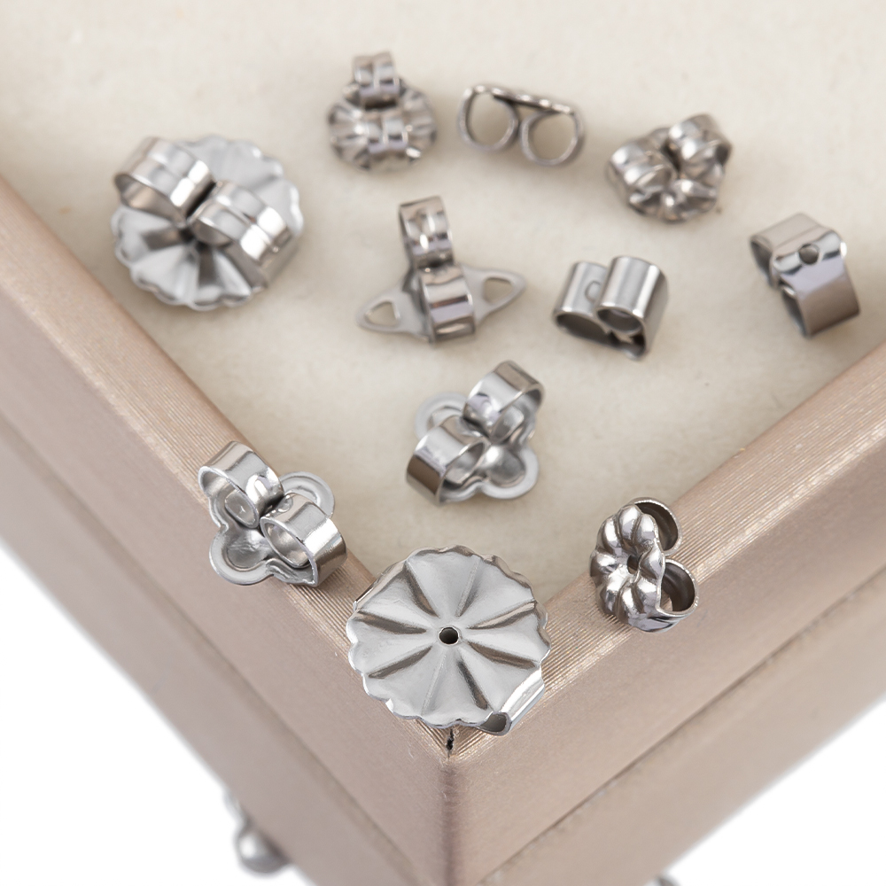 50-100pcs สแตนเลสดอกไม้ต่างหูก - Body Jewelry Top บทวิจารณ์และราคา