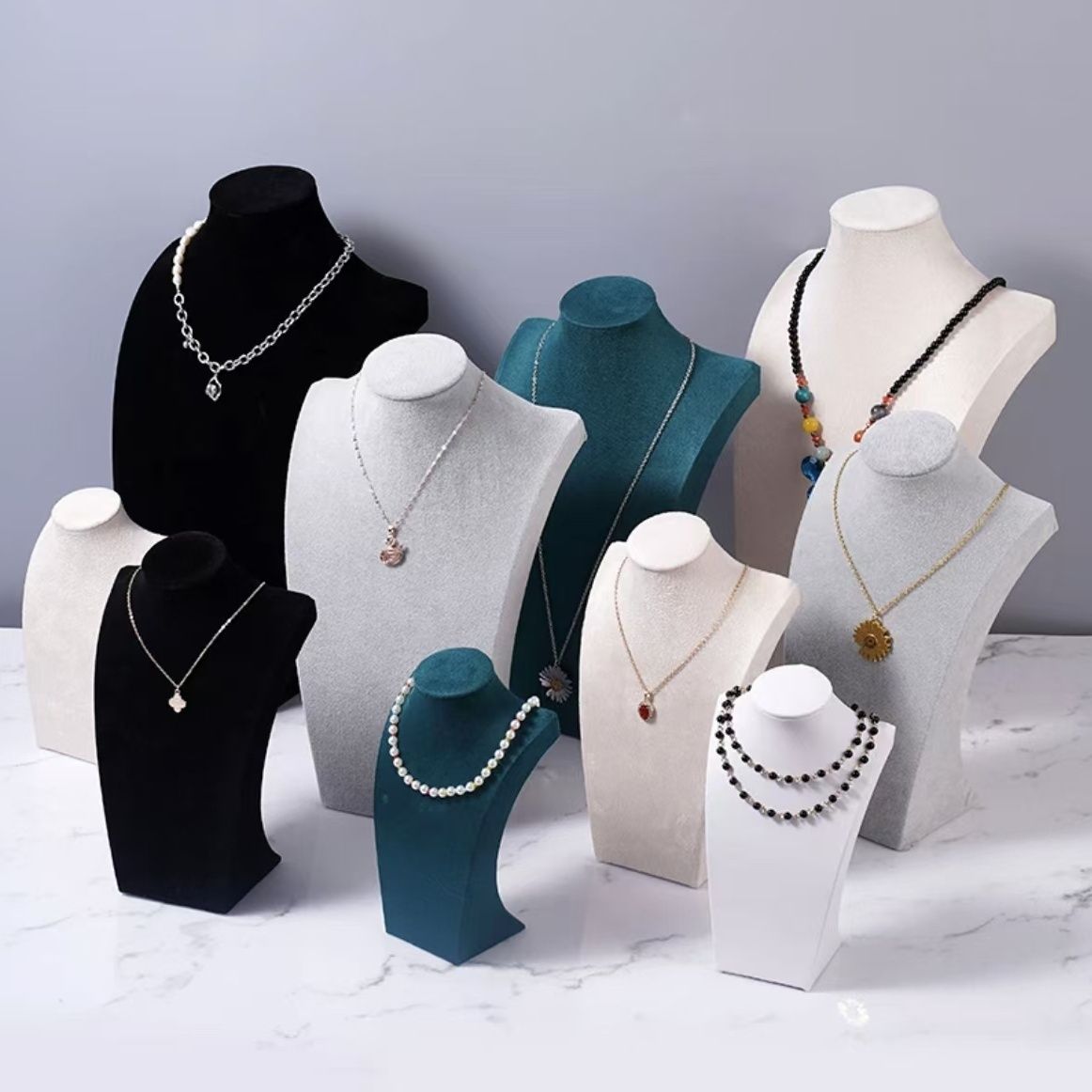 สร้อยคอกํามะหยี่หน้าอกเครื่องป - Body Jewelry Holder บทวิจารณ์และราคา